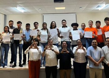 Reconoce Secretaría de Educación a estudiantes que representarán a Chiapas en la Feria Nacional de Ciencias “Pauta 2025”