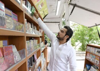 Leer nos hace libres, la revolución silenciosa se potencia con la conciencia crítica: Roger Mandujano