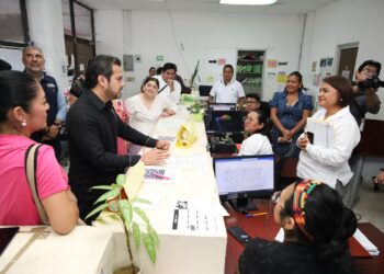 Justicia laboral en Educación: cumple Chiapas con el bono Medida del Bienestar al personal administrativo