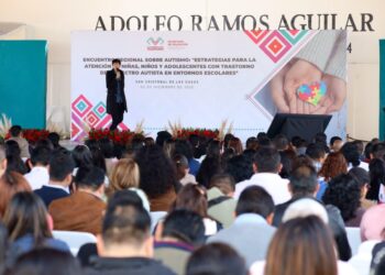 Más que cifras, personas: se impulsan reflexiones sobre el autismo en escuelas de Chiapas