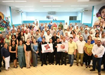 Dialoga secretario de Educación con preparatorias del estado para consolidar transformación