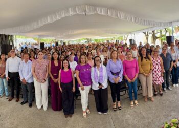 Personal de la Secretaría de Educación participa en jornada de sensibilización sobre liderazgo y derechos de las mujeres