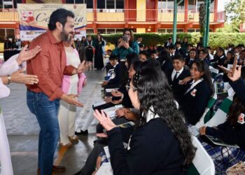 Ningún joven atrás: egresan estudiantes tsotsiles y tseltales con apoyos para continuar sus estudios